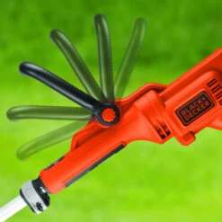 Black & Decker BLACK+DECKER Elektrische Trimmer GL8033-QS - 700W 33cm -Tuinonderhoud buiten 123 2071