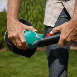 Bosch Elektrische Trimmer ART 30 + 2 Spoelen - 550W 30cm -Tuinonderhoud buiten 123 2392