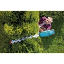 Gardena 18V Heggenschaar Telescopisch THS 42cm (zonder Accu) 7 Gardena 18V Heggenschaar Telescopisch THS 42cm (zonder Accu) -Tuinonderhoud buiten 123 2599