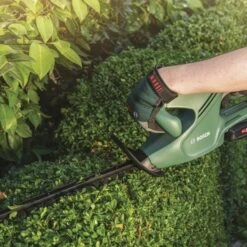 Bosch 18V Heggenschaar EasyHedgeCut 46cm (zonder Accu) 4 Bosch 18V Heggenschaar EasyHedgeCut 46cm (zonder Accu) -Tuinonderhoud buiten 123 2619