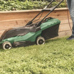 Bosch Elektrische Grasmaaier UniversalRotak 450 35cm 1300W -Tuinonderhoud buiten 123 3311